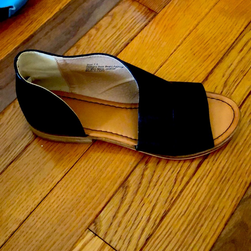 Black lotus shoe